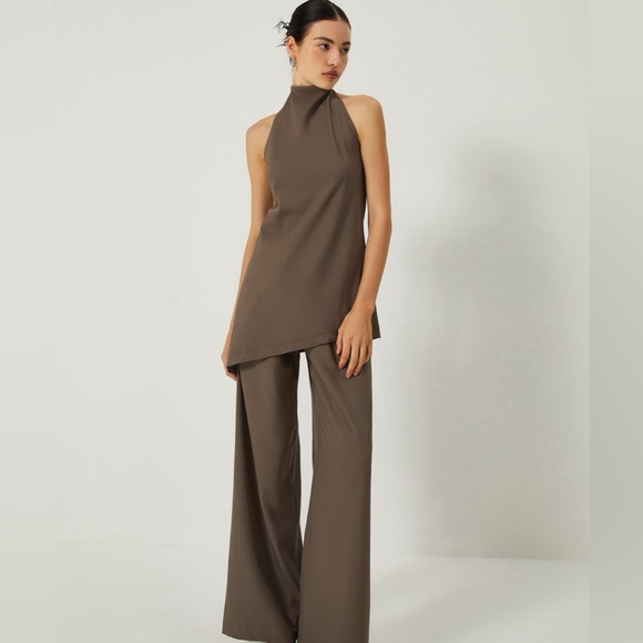 Assymetrical co ord halter pant set in brown - Picture 4 of 4